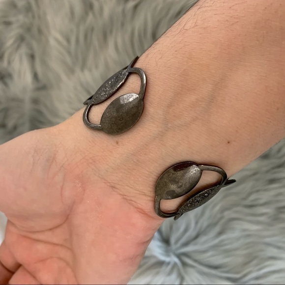 Gorgeous Bracelet. Adjustable. - Picture 2 of 3